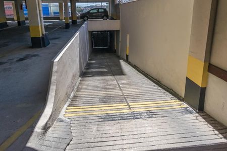 Apartamento para alugar com 70m², 2 quartos e 1 vaga Apartamento para alugar com 70m², 2 quartos e 1 vagaÁrea Comum - Entrada da garagem