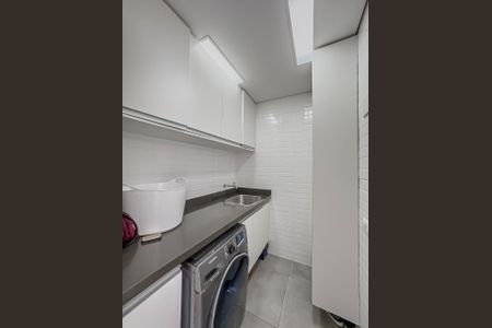 Casa de condomínio à venda com 300m², 4 quartos e 3 vagas