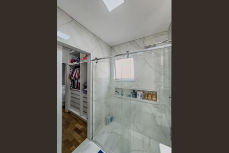 Casa de condomínio à venda com 300m², 4 quartos e 3 vagas