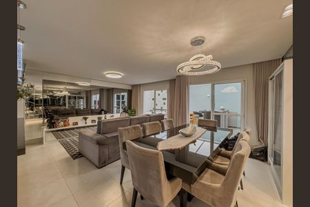 Casa de condomínio à venda com 300m², 4 quartos e 3 vagas