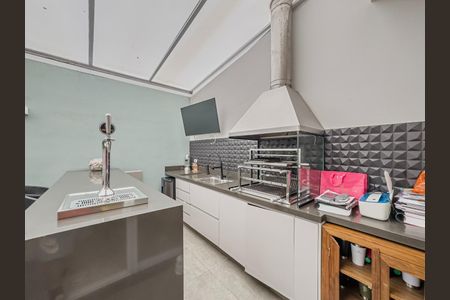 Casa de condomínio à venda com 300m², 4 quartos e 3 vagas