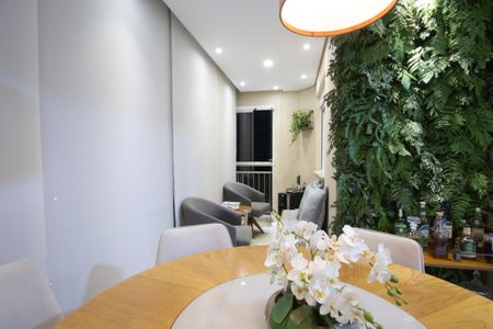 Apartamento à venda com 63m², 2 quartos e 1 vagaVaranda