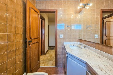 Apartamento para alugar com 348m², 4 quartos e 3 vagas Apartamento para alugar com 348m², 4 quartos e 3 vagasBanheiro