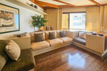 Apartamento para alugar com 348m², 4 quartos e 3 vagas Apartamento para alugar com 348m², 4 quartos e 3 vagasSala