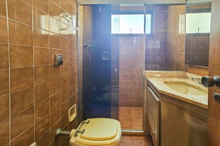 Apartamento para alugar com 348m², 4 quartos e 3 vagas Apartamento para alugar com 348m², 4 quartos e 3 vagasBanheiro da suíte 2