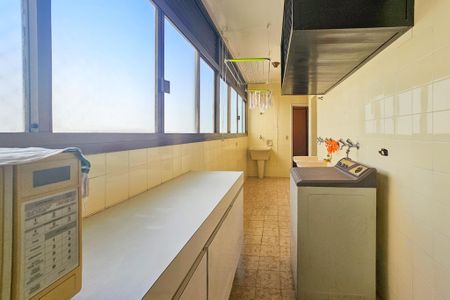 Apartamento para alugar com 348m², 4 quartos e 3 vagas Apartamento para alugar com 348m², 4 quartos e 3 vagasÁrea de serviço