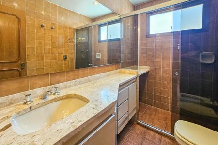 Apartamento para alugar com 348m², 4 quartos e 3 vagas Apartamento para alugar com 348m², 4 quartos e 3 vagasBanheiro