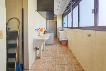 Apartamento para alugar com 348m², 4 quartos e 3 vagas Apartamento para alugar com 348m², 4 quartos e 3 vagasÁrea de serviço