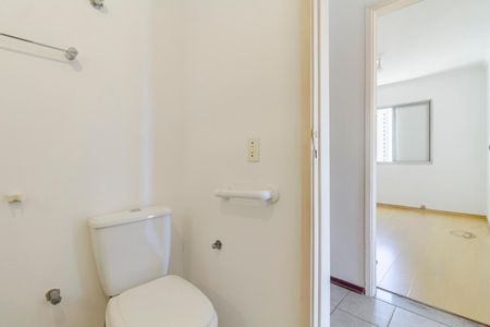 Apartamento para alugar com 90m², 2 quartos e 2 vagas Apartamento para alugar com 90m², 2 quartos e 2 vagasBanheiro