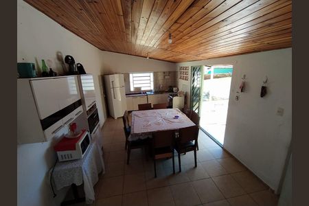 Casa à venda com 300m², 3 quartos e 2 vagasCozinha 