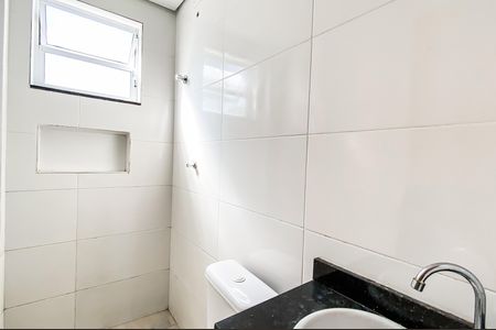 Banheiro  de apartamento para alugar com 2 quartos, 38m² em Cidade Antônio Estêvão de Carvalho, São Paulo