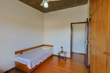 Casa à venda com 360m², 4 quartos e 4 vagas Casa à venda com 360m², 4 quartos e 4 vagasQuarto 3