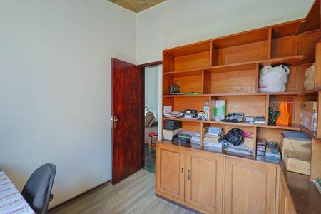 Casa à venda com 360m², 4 quartos e 4 vagas Casa à venda com 360m², 4 quartos e 4 vagasQuarto 1