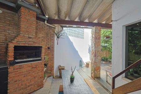 Casa à venda com 360m², 4 quartos e 4 vagas Casa à venda com 360m², 4 quartos e 4 vagasVaranda da Sala