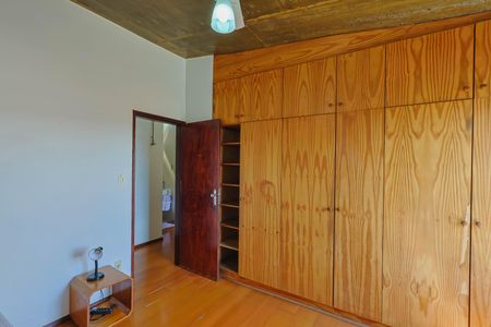 Casa à venda com 360m², 4 quartos e 4 vagas Casa à venda com 360m², 4 quartos e 4 vagasQuarto 3