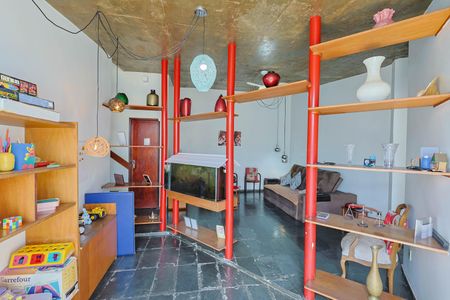 Casa à venda com 360m², 4 quartos e 4 vagas Casa à venda com 360m², 4 quartos e 4 vagasSala de TV