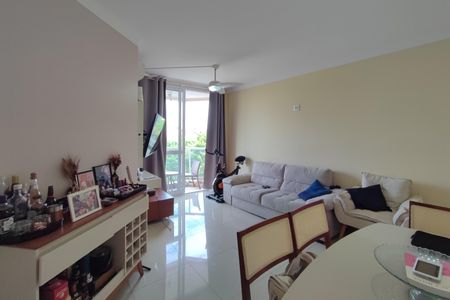 Apartamento à venda com 80m², 3 quartos e 1 vaga Apartamento à venda com 80m², 3 quartos e 1 vagaSala