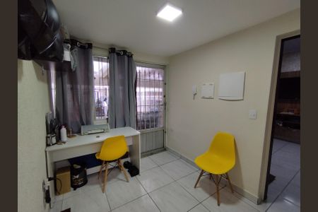 Casa à venda com 120m², 2 quartos e 2 vagasSalinha da entrada