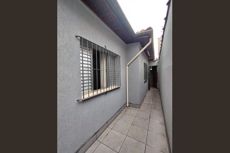 Casa à venda com 120m², 2 quartos e 2 vagasCorredor Quintal