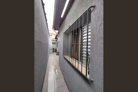 Casa à venda com 120m², 2 quartos e 2 vagasCorredor Quintal