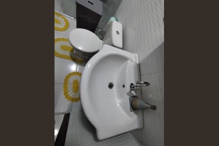 Casa à venda com 120m², 2 quartos e 2 vagasBanheiro 