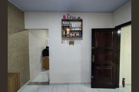 Casa à venda com 120m², 2 quartos e 2 vagasSala