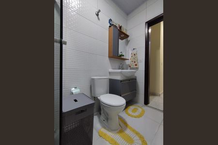 Casa à venda com 120m², 2 quartos e 2 vagasBanheiro 