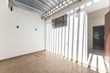 Casa à venda com 100m², 2 quartos e 1 vagaQuintal