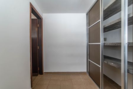 Casa à venda com 100m², 2 quartos e 1 vagaQuarto de Serviço
