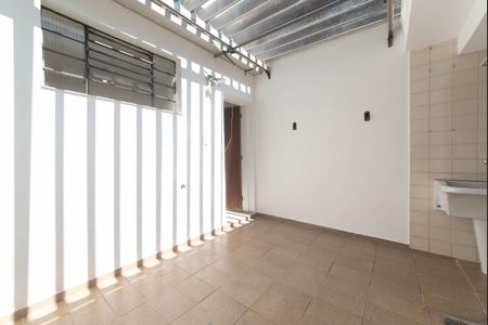 Casa à venda com 100m², 2 quartos e 1 vagaQuintal