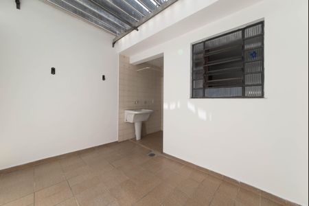 Casa à venda com 100m², 2 quartos e 1 vagaQuintal