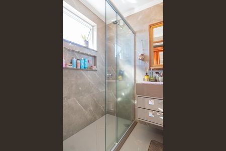 Casa à venda com 200m², 4 quartos e 2 vagas Casa à venda com 200m², 4 quartos e 2 vagasBanheiro da Suíte