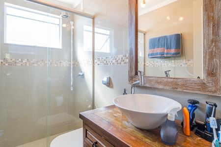 Casa à venda com 200m², 4 quartos e 2 vagas Casa à venda com 200m², 4 quartos e 2 vagasBanheiro Social