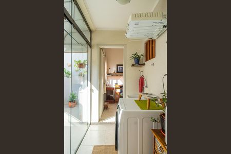 Casa à venda com 200m², 4 quartos e 2 vagas Casa à venda com 200m², 4 quartos e 2 vagasÁrea de Serviço