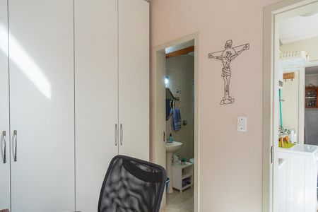 Casa à venda com 200m², 4 quartos e 2 vagas Casa à venda com 200m², 4 quartos e 2 vagasEscritório