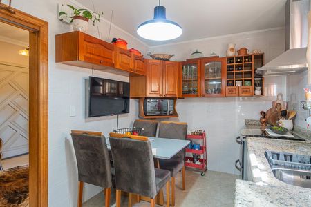 Casa à venda com 200m², 4 quartos e 2 vagas Casa à venda com 200m², 4 quartos e 2 vagasCozinha