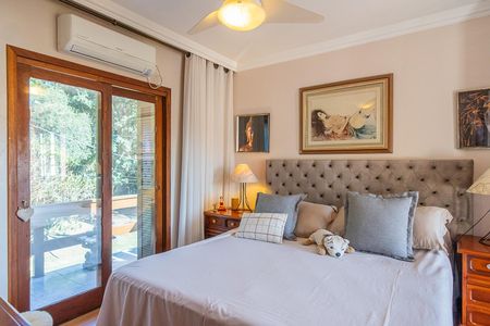 Casa à venda com 200m², 4 quartos e 2 vagas Casa à venda com 200m², 4 quartos e 2 vagasSuíte