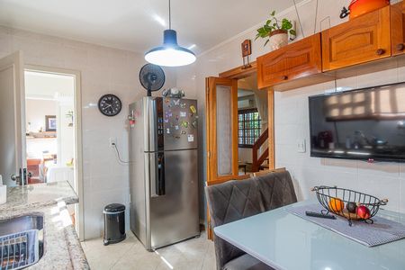 Casa à venda com 200m², 4 quartos e 2 vagas Casa à venda com 200m², 4 quartos e 2 vagasCozinha