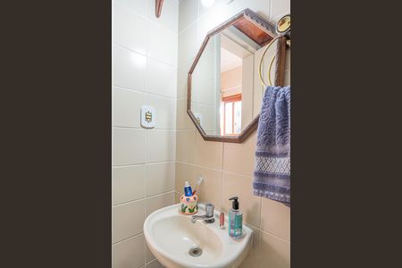 Casa à venda com 200m², 4 quartos e 2 vagas Casa à venda com 200m², 4 quartos e 2 vagasBanheiro 2