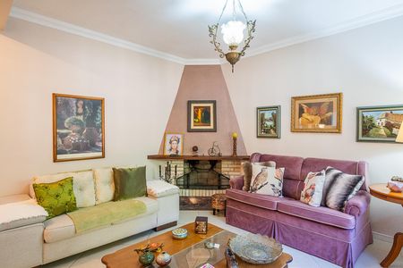 Casa à venda com 200m², 4 quartos e 2 vagas Casa à venda com 200m², 4 quartos e 2 vagasSala