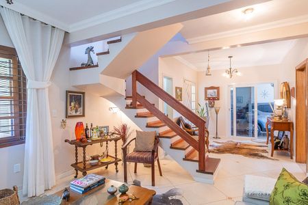 Casa à venda com 200m², 4 quartos e 2 vagas Casa à venda com 200m², 4 quartos e 2 vagasSala