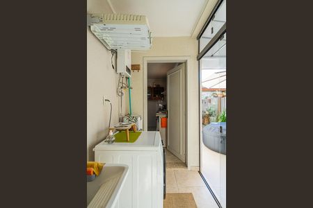 Casa à venda com 200m², 4 quartos e 2 vagas Casa à venda com 200m², 4 quartos e 2 vagasÁrea de Serviço