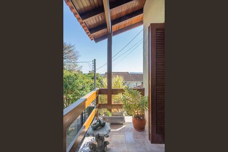 Casa à venda com 200m², 4 quartos e 2 vagas Casa à venda com 200m², 4 quartos e 2 vagasVaranda da Suíte