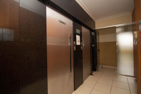 Apartamento à venda com 60m², 2 quartos e 1 vagaHall social - Elevadores