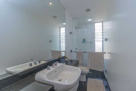 Casa à venda com 450m², 4 quartos e 2 vagas Casa à venda com 450m², 4 quartos e 2 vagasFoto 38