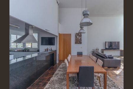 Casa à venda com 450m², 4 quartos e 2 vagas Casa à venda com 450m², 4 quartos e 2 vagasFoto 13