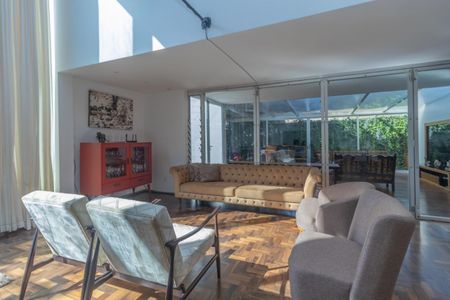 Casa à venda com 450m², 4 quartos e 2 vagas Casa à venda com 450m², 4 quartos e 2 vagasFoto 14