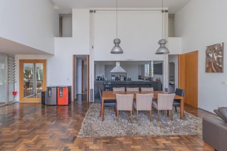 Casa à venda com 450m², 4 quartos e 2 vagas Casa à venda com 450m², 4 quartos e 2 vagasFoto 11