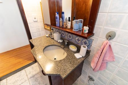 Casa à venda com 200m², 3 quartos e 2 vagasBanheiro Social