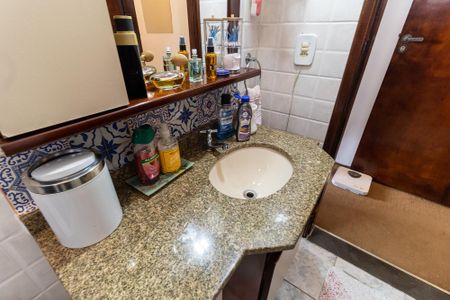 Casa à venda com 200m², 3 quartos e 2 vagasBanheiro da Suíte